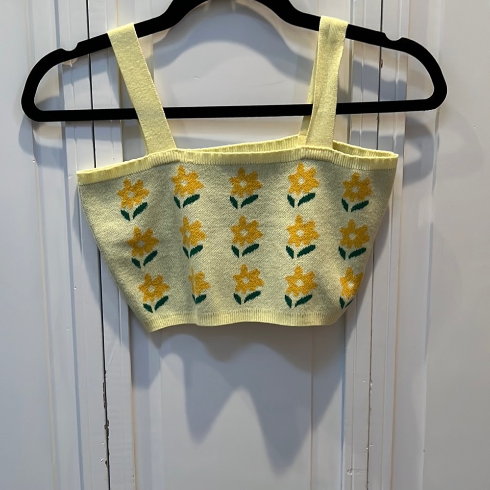 Cropped yellow tank